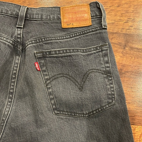 Levi's Jeans Womens 26x28 Black 501 Skinny Premium Denim Button Fly - Picture 7 of 9